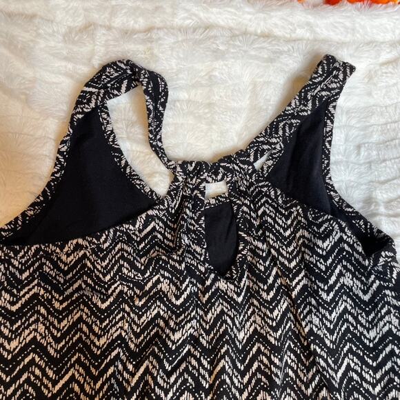 OLD NAVY Black White Cross Back Romper Extra Large XL Girls - Picture 4 of 4